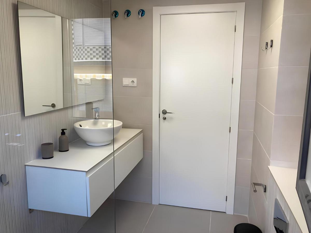 Apartamentos Nuevo Con Aire Y Wifi Águilas Buitenkant foto