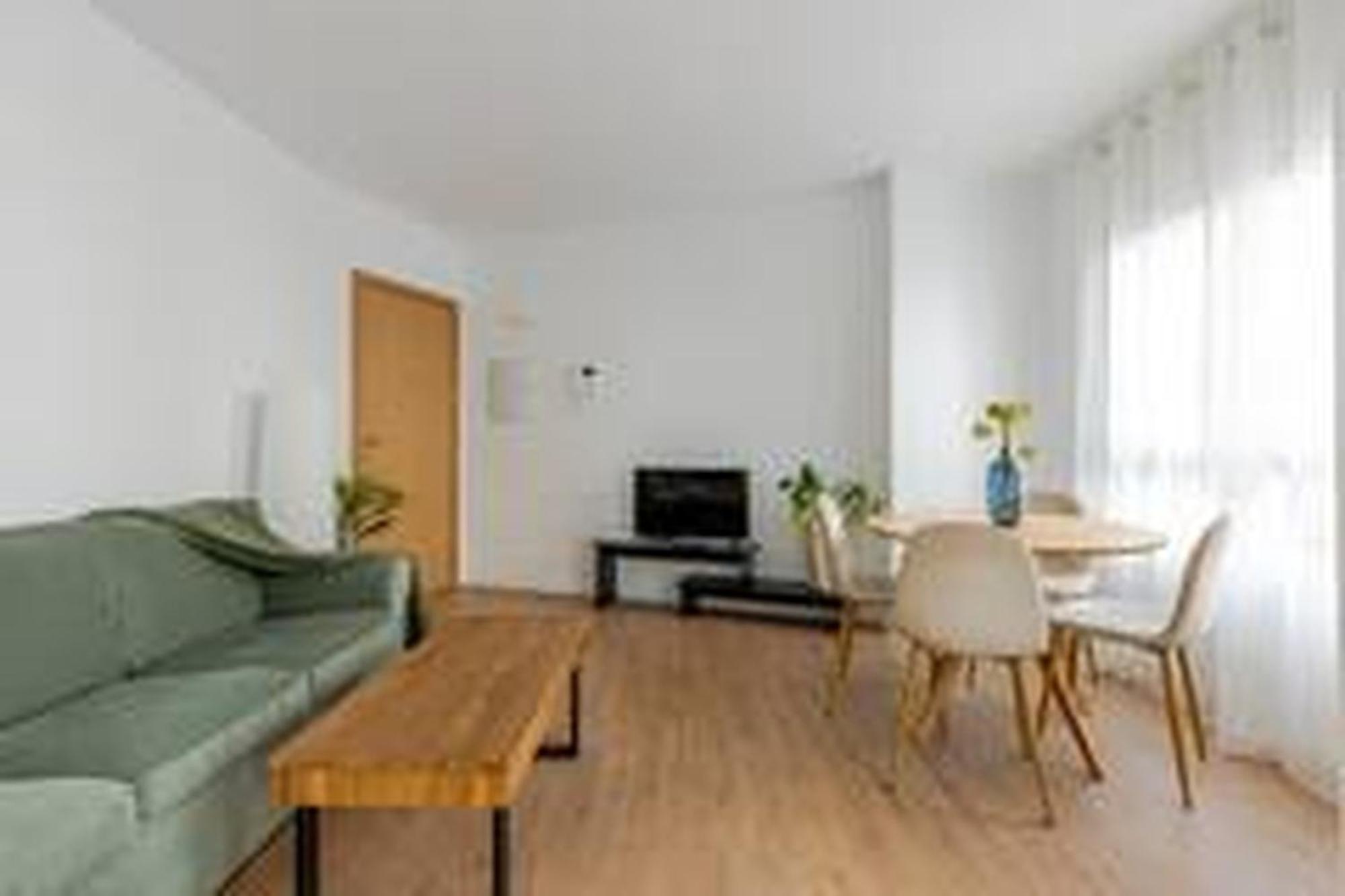 Apartamentos Nuevo Con Aire Y Wifi Águilas Buitenkant foto