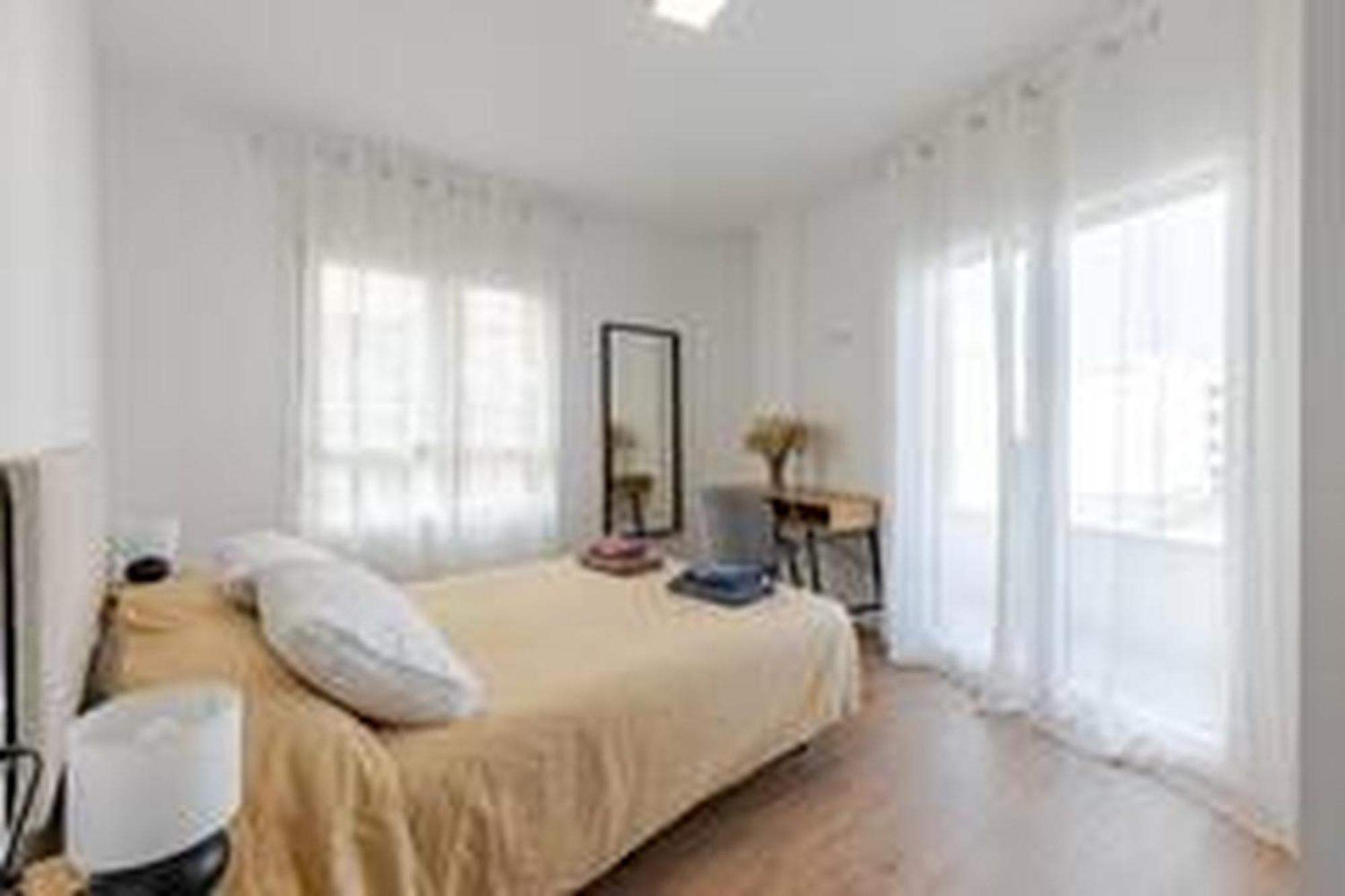 Apartamentos Nuevo Con Aire Y Wifi Águilas Buitenkant foto