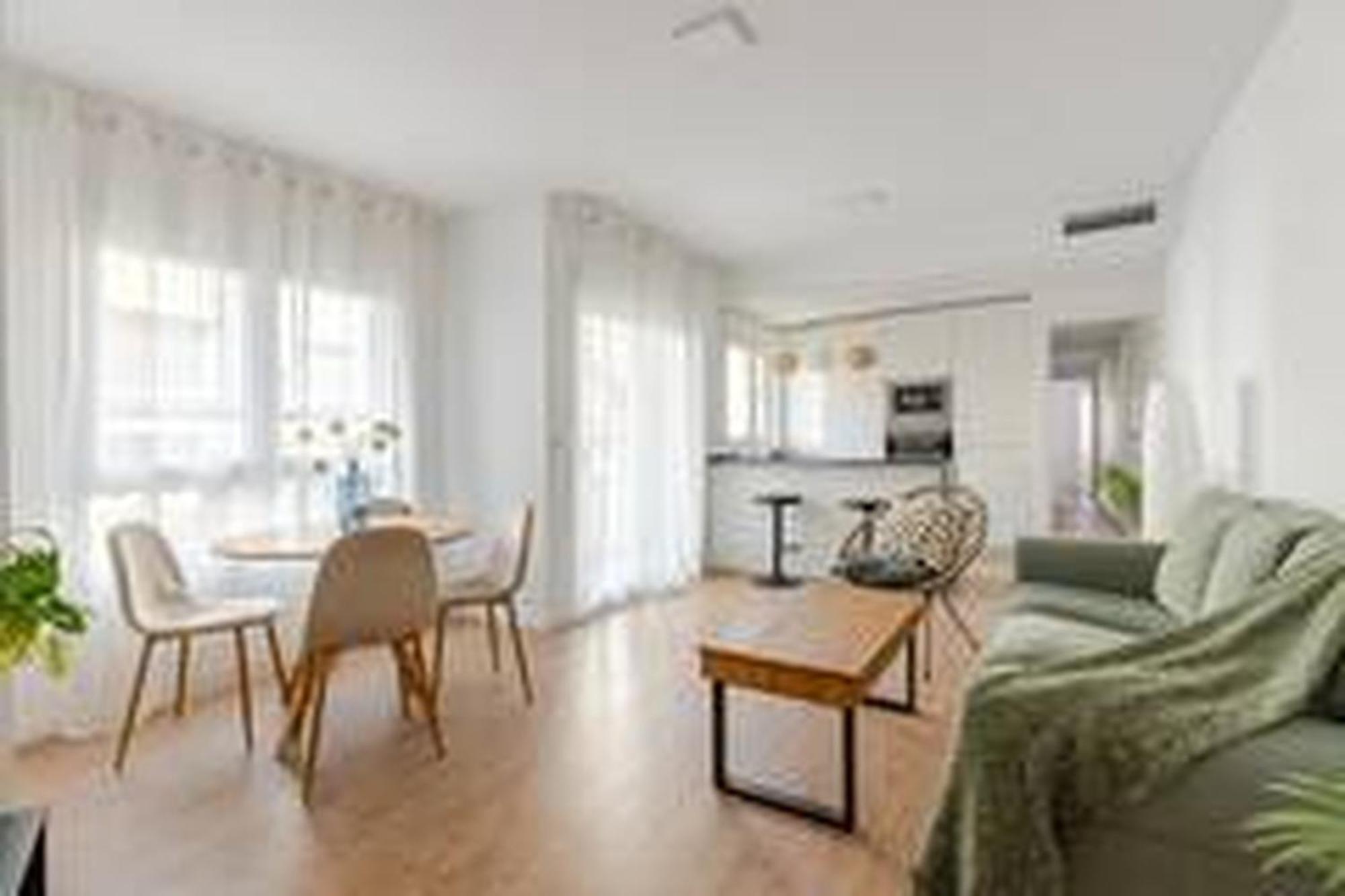 Apartamentos Nuevo Con Aire Y Wifi Águilas Buitenkant foto